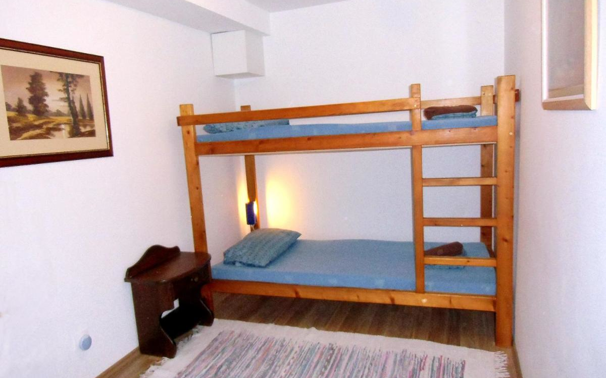 Mehrstöckiges Bett im Atrium-Apartment