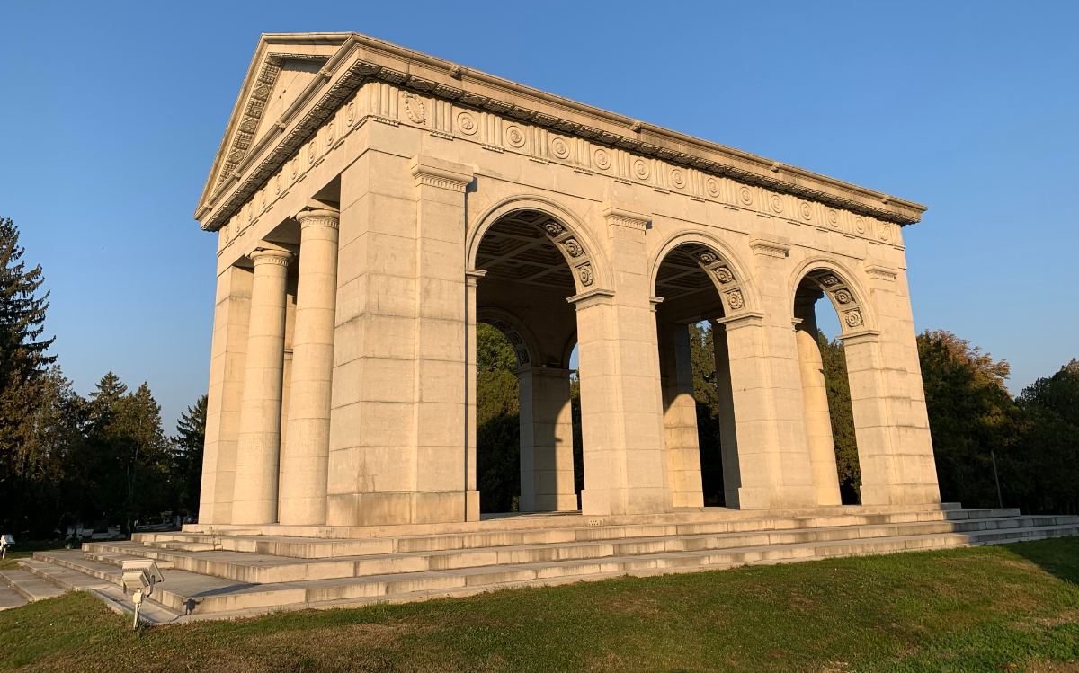 The mausoleum is located in the back part of the Szent Miklós cemetery in Keszthely.