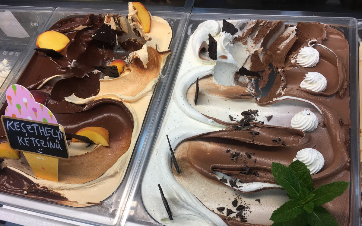 In Jordanics Cukrászda you can try out homemade ice cream specialties.