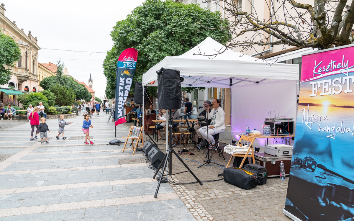 Das Musikprogramm von KeszthelyFest ist die Fußgängerzone.n