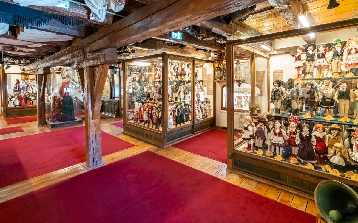 We can admire the traditional costumes of Hungarian landscapes in the Doll Museum.