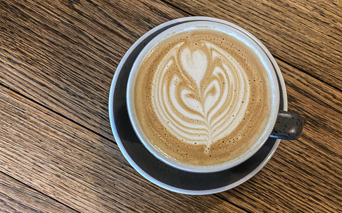 Der ausgezeichnete Kaffee von Pajti Café