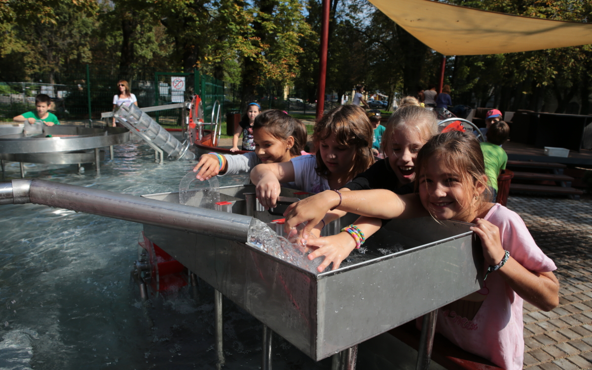 Gyereknek nagyon jó nyári szórakozás a Balaton-parti vízi játékpark