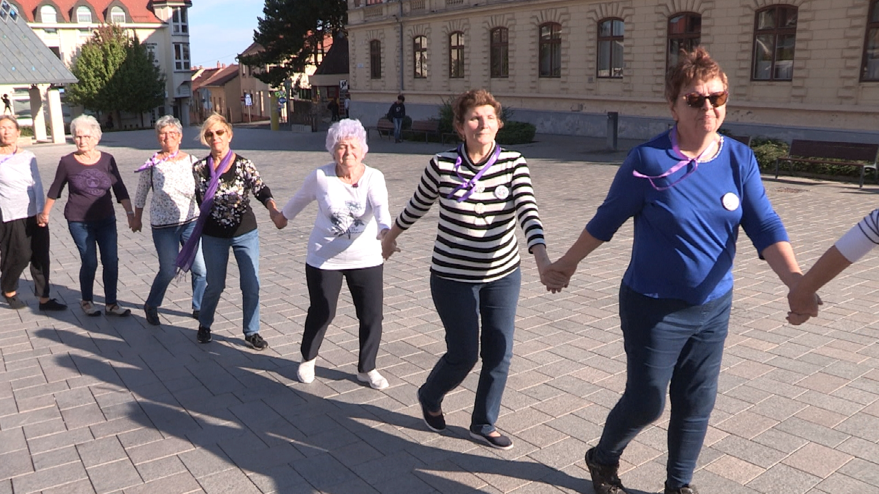 Programok a helyi identitás erősítésére, senior tánc júniusban